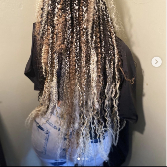 Knotless Braids for Mo_Beautii