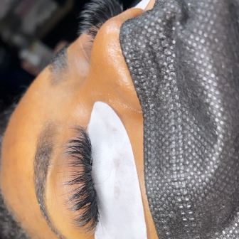 Lash Technician for La_Beau_Bar