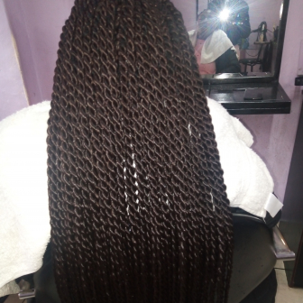 Medium Box Braids for Grace_hairstylist_saloon